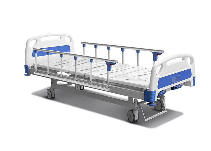 Anti-usia manual Hospital Beds Aluminium sisi rel paduan dua engkol